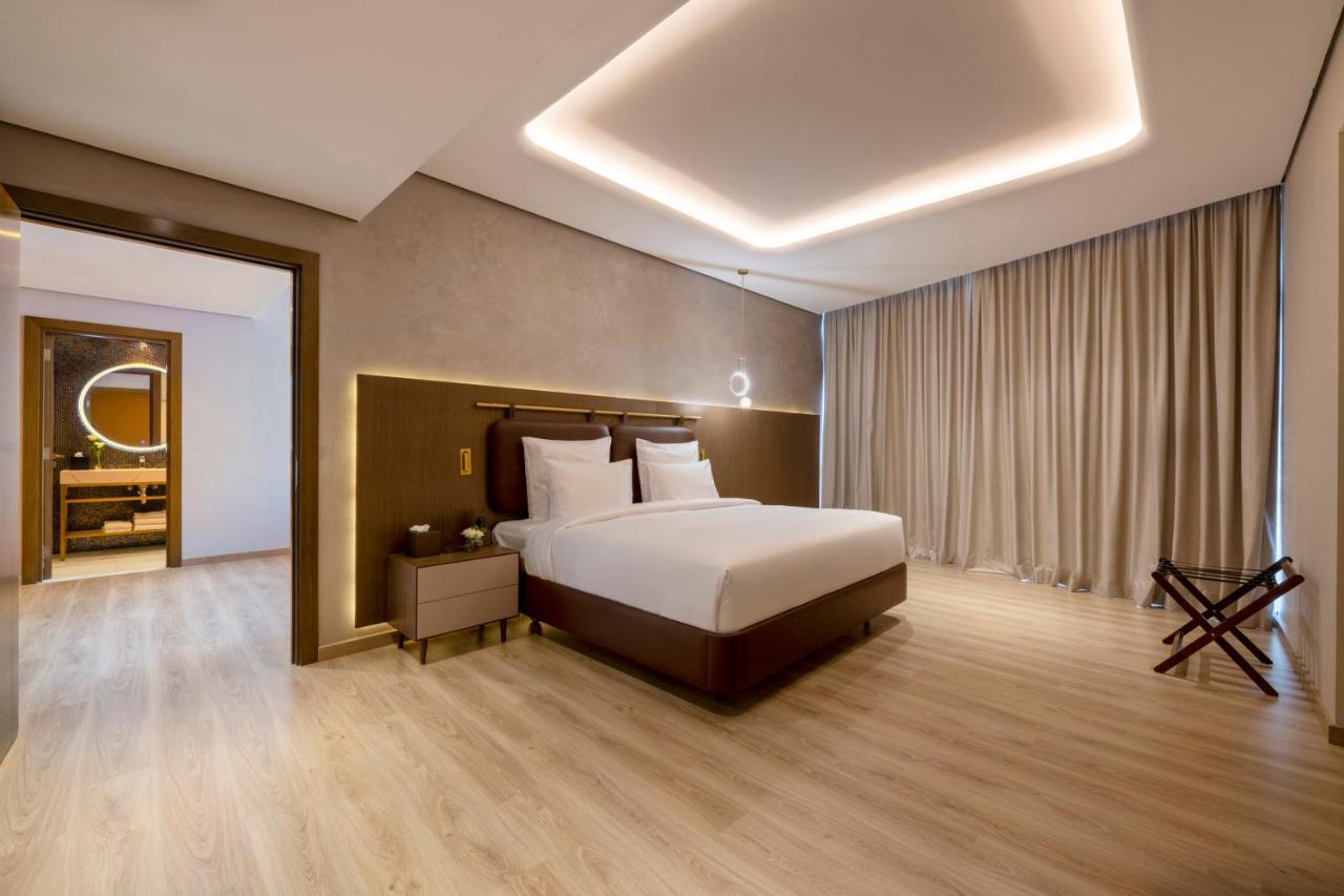 Movenpick Jumeirah Village Triangle Дубай Экстерьер фото Suite